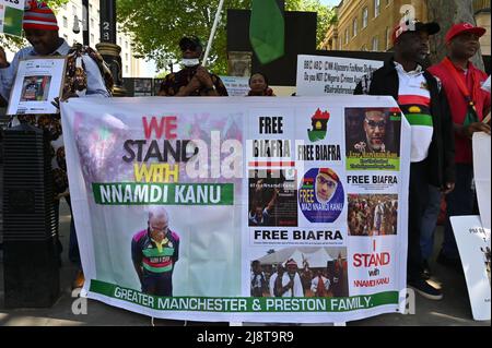 Demonstration der indigenen Völker von Biafrans zur Freiheit von Nnamdi kanu. Nnamdi kanu wurde von der nigrischen Regierung entführt und heute steht er vor Gericht. Wir fordern die Freilassung von Nnamdi kanu heute, London, Großbritannien. - 18. März 2022. Kredit: Picture Capital/Alamy Live Nachrichten Stockfoto