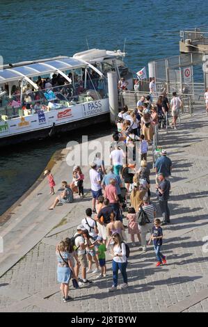 FRANKREICH. PARIS (75) 16. BEZIRK. BATOBUS AUF DER SEINE Stockfoto