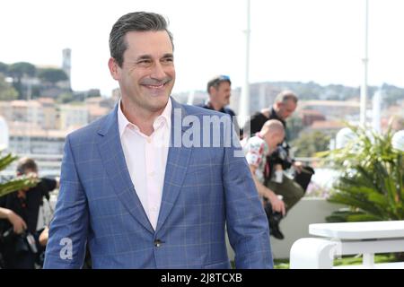 18. Mai 2022, Cannes, Cote d'Azur, Frankreich: JON HAMM nimmt an der TOP-WAFFE Teil: MAVERICK-Fotowand während der jährlichen Filmfestspiele von Cannes 75. (Bildquelle: © Mickael Chavet/ZUMA Press Wire) Stockfoto