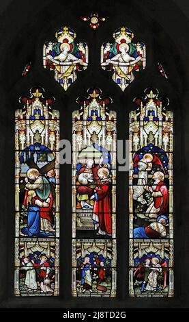 Ein Buntglasfenster von Joseph Bell & Son, St. Martin of Tours, North Nibley, Gloucestershire Stockfoto