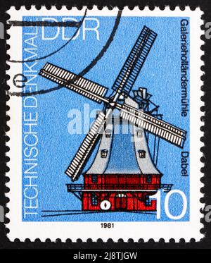 DDR - UM 1981: Eine in der DDR gedruckte Briefmarke zeigt Windmill, Dabel, Deutschland, um 1981 Stockfoto
