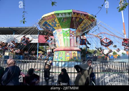 PALÄSTINA, Jenin, Menschen genießen einen Jahrmarkt nach Ende des Ramadan / PALÄSTINA, Jenin, Jahrmarkt Freuden nach dem Ende des Ramadan Fastenmonat Stockfoto