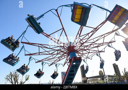 PALÄSTINA, Jenin, Menschen genießen einen Jahrmarkt nach Ende des Ramadan / PALÄSTINA, Jenin, Jahrmarkt Freuden nach dem Ende des Ramadan Fastenmonat Stockfoto