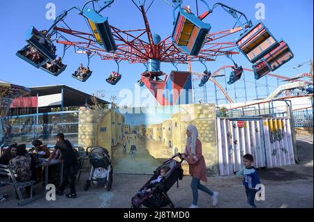 PALÄSTINA, Jenin, Menschen genießen einen Jahrmarkt nach Ende des Ramadan / PALÄSTINA, Jenin, Jahrmarkt Freuden nach dem Ende des Ramadan Fastenmonat Stockfoto