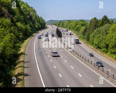 Versetzte Ebenen Abschnitt der Autobahn M5, wie es passiert Durch den Failand Ridge und Gordano Valley bei Bristol UK Stockfoto