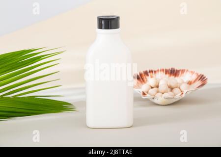 Weißer Mehrzweck-Kunststoffbehälter Für Kosmetische Produkte Stockfoto