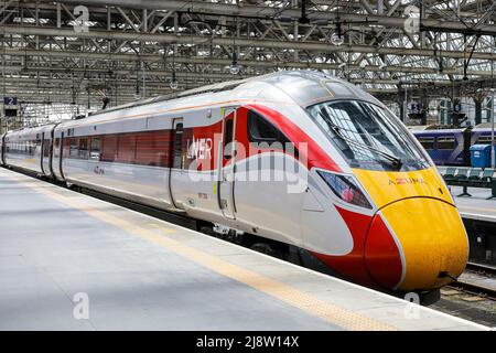 LNER 801 224 AZUMA Turbodiesel-Motor am Hauptbahnhof von Glasgow. Die britische Bahnklasse 801 Azuma ist ein elektrisches Triebwerk (EMU) Stockfoto