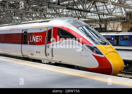 LNER 801 224 AZUMA Turbodiesel-Motor am Hauptbahnhof von Glasgow. Die britische Bahnklasse 801 Azuma ist ein elektrisches Triebwerk (EMU) Stockfoto