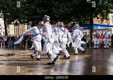 Ein Tanztag in York mit verschiedenen Morris-Tanzteams Stockfoto