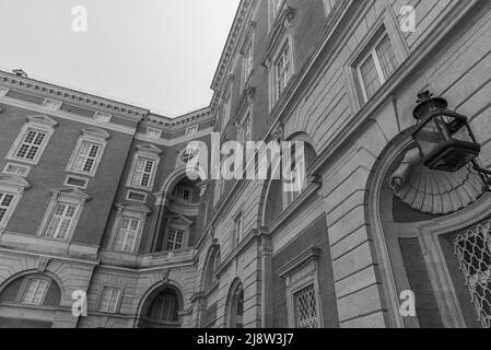 Caserta, Kampanien, Italien, der Vanvitellische Palast. Es ist ein königlicher Palast, mit einem Park, in Caserta. Es ist die größte königliche Residenz in der Wor Stockfoto