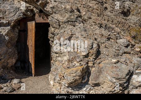 Offener Eingang zur Keane Wonder Mine im Death Valley National Park Stockfoto