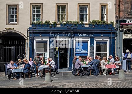 American Diner Essen außerhalb der "Petit Paris" französisches Restaurant in der Grassmarket, Edinburgh. Stockfoto