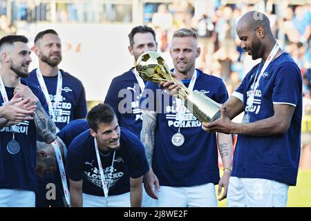 Uherske Hradiste, Tschechische Republik. 18.. Mai 2022. Fußballspieler von 1. Der FC Slovacko gewann den MOL CUP 2021/22 nach dem Spiel gegen Sparta Praha in Uherske Hradiste, Tschechien, 18. Mai 2022. Quelle: Patrik Uhlir/CTK Photo/Alamy Live News Stockfoto