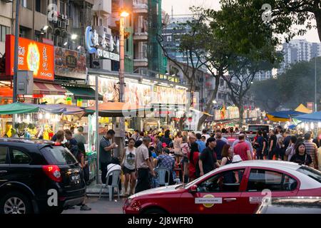 Kuala Lumpur; Malaysia - 28. Januar; 2017: Straßenszene von Jalan Alor ein beliebtes Restaurant- und Gastronomiegebiet in der Bukit Bintang Gegend von Kuala Lumpur Stockfoto