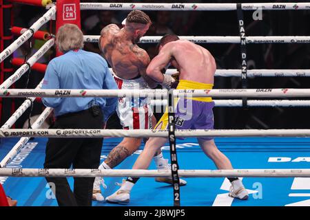 Mailand, Italien. 13.. Mai 2022. Italien, Mailand, Mai 13 2022: Daniele Scardina (ita) gegen Giovanni De Carolis (ita), WBO Intercontinental Super Middleweight Titel, während der Milano Boxing Night 2022 bei Allianz Cloud Credit: Pacific Press Media Production Corp./Alamy Live News Stockfoto