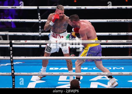 Mailand, Italien. 13.. Mai 2022. Italien, Mailand, Mai 13 2022: Daniele Scardina (ita) gegen Giovanni De Carolis (ita), WBO Intercontinental Super Middleweight Titel, während der Milano Boxing Night 2022 bei Allianz Cloud Credit: Pacific Press Media Production Corp./Alamy Live News Stockfoto