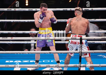 Mailand, Italien. 13.. Mai 2022. Italien, Mailand, Mai 13 2022: Daniele Scardina (ita) gegen Giovanni De Carolis (ita), WBO Intercontinental Super Middleweight Titel, während der Milano Boxing Night 2022 bei Allianz Cloud Credit: Pacific Press Media Production Corp./Alamy Live News Stockfoto