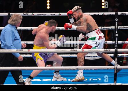Mailand, Italien. 13.. Mai 2022. Italien, Mailand, Mai 13 2022: Daniele Scardina (ita) gegen Giovanni De Carolis (ita), WBO Intercontinental Super Middleweight Titel, während der Milano Boxing Night 2022 bei Allianz Cloud Credit: Pacific Press Media Production Corp./Alamy Live News Stockfoto