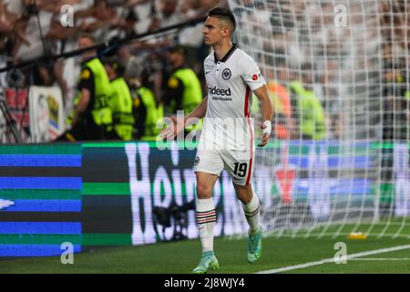 SEVILLA, SPANIEN - 18. MAI: Rafael Borre von Eintracht Frankfurt feiert nach dem ersten Tor seiner Mannschaft beim UEFA Europa League Finale zwischen Eintracht Frankfurt und dem Rangers FC im Estadio Ramon Sanchez-Pizjuan am 18. Mai 2022 in Sevilla, Spanien (Foto: Dax Images/Orange Picts) Stockfoto