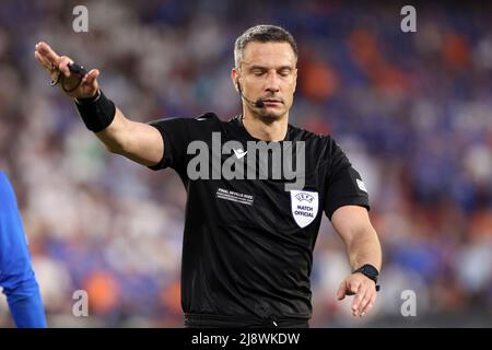 Sevilla, Sevilla, Spanien. 18.. Mai 2022. Schiedsrichter beim Finale der Europa League zwischen dem Rangers FC und Eintrach Frankfurt am 18. Mai 2022 in Sevilla, Spanien. (Bild: © Jose Luis Contreras/DAX via ZUMA Press Wire) Bild: ZUMA Press, Inc./Alamy Live News Stockfoto