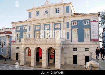 Nationaltheater von Sao Carlos, Opernhaus aus dem 18th. Jahrhundert mit neoklassizistischer Fassade, Lissabon, Portugal Stockfoto