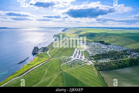 Panorama über Durdle Door Holiday Park und Jurassic Coast und Lifs, Wareham, Dorset, England, Europa Stockfoto