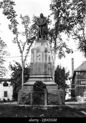 Denkmal von Charles-Michel D Irumberry de Salaberry. Dieses 1881 errichtete Denkmal befindet sich im Rathauspark in der Gemeinde Chambly Ca. 1925 Stockfoto