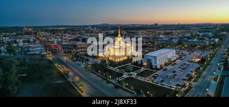 LDS Latter Day Saints Mormon Temple in Ogden, Utah bei Sonnenuntergang Stockfoto