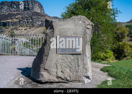 Twin Falls, ID, USA - 12. September 2021: Die Steinmarkierung des Shoshone Falls Park Stockfoto