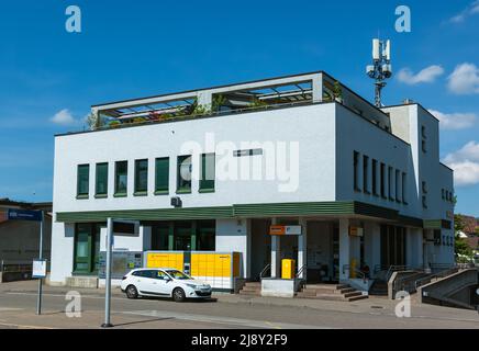 Wetzikon, Schweiz - 14. Mai 2022: Postgebäude in Wetzikon, der größten Gemeinde im Bezirk Hinwil des Schweizer Kantons Zuri Stockfoto