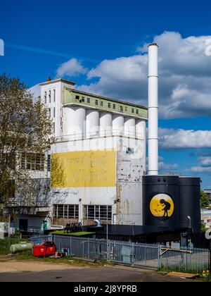 Ehemalige Nabisco-Schredderei, Welwyn Garden City, Herts, Großbritannien. Verderbniss wartet auf Neuentwicklung. Erbaut 1926, Architekt Louis de Soissons Grad 2. Stockfoto