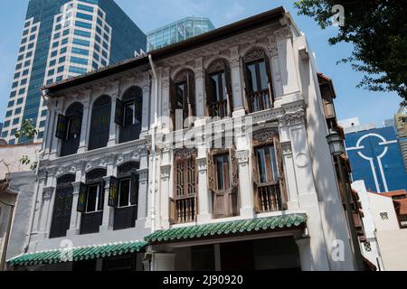 Singapur City, Singapur-08.September 2019: Singapurs Chinatown es ist berühmt für seine farbenfrohen historischen Gebäude, in denen alte chinesische Geschäfte versteckt sind. Stockfoto