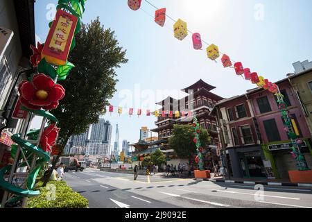 Singapur City, Singapur-08.September 2019: Singapurs Chinatown es ist berühmt für seine farbenfrohen historischen Gebäude, in denen alte chinesische Geschäfte versteckt sind. Stockfoto