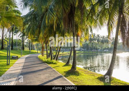 Wunderschöne Aussicht auf die Tititwangsa Lake Gardens in Malaysia. Stockfoto