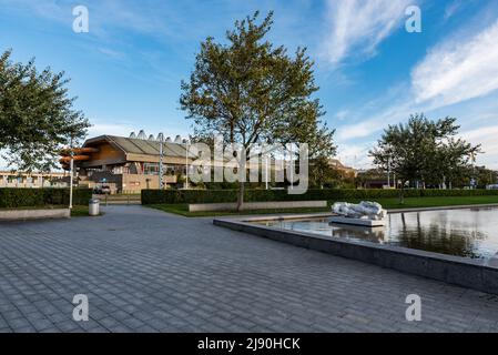 Ostend, Westflandern - Belgien 10 26 2019 Park und Vorgarten der öffentlichen Bibliothek Kris lambert Stockfoto