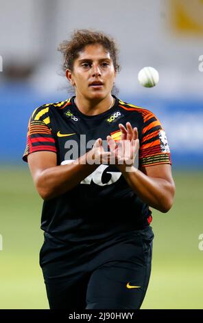 BECKENHAM ENGLAND - MAI 18 : Sunrisers Naomi Dattani während des Charlotte Edwards Cup zwischen Sunrisers gegen Western Storm auf dem Cloud County Ground, Stockfoto