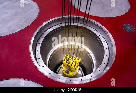 2022-05-11 11:25:58 NEUES DORF - Schächte, in denen radioaktiver Abfall gespeichert wird, im Hochradioaktiven Abfallbehandlungs- und Lagergebäude (HABOG) von COVRA. Die HABOG wurde ausgebaut, was notwendig war, weil das Kernkraftwerk in Borssele länger geöffnet blieb. Es ist das einzige Unternehmen in den Niederlanden, das radioaktive Abfälle lagert. ANP LEX VAN LIESHOUT niederlande Out - belgien Out Stockfoto