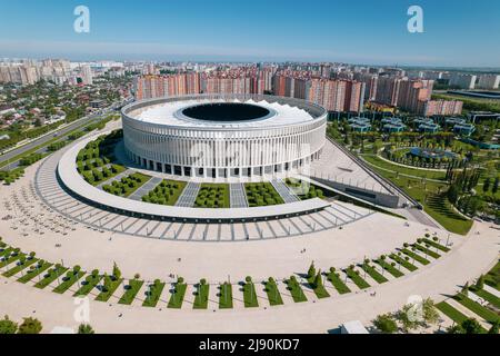 Krasnodar, Russland - Mai 2019: Luftaufnahme von Krasnodar Stadion und dem Galitsky Park Stockfoto