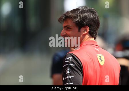 Barcelona, Circuit de Barcelona Catalunya, 19.. Mai 2022; Spanien. F1 großer Preis von Spanien, Ankunft am Donnerstag: Scuderia Ferrari, Carlos Sainz Stockfoto