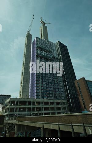 Bau von modularen Apartments durch East Croydon South London Stockfoto