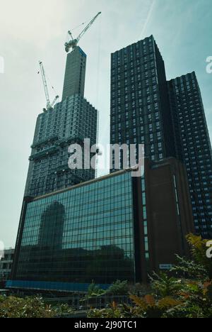 Bau von modularen Apartments durch East Croydon South London Stockfoto