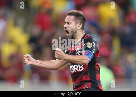 17.. Mai 2022; Maracan &#XE3; Stadion, Rio de Janeiro, Brasilien; &#xc9;verton Ribeiro von Flamengo, feiert sein Tor während des Spiels zwischen Flamengo und Universidad Cat &#XF3;lica (CHI), Copa Libertadores 2022, Stockfoto