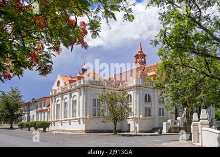 Victoriasaal / Victoria Hall, Rathaus im flämischen Renaissance-Stil in der Stadt Graaff-Reinet, Ostkap, Südafrika Stockfoto