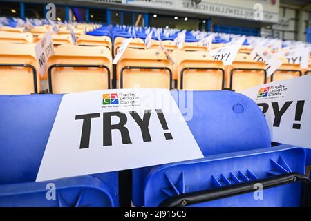 Rugby League Cares VERSUCHEN, Zeichen auf den Sitzen im Halliwell Jones Stadium, Heimstadion von Warrington Wolves in, am 5/19/2022. (Foto von Craig Thomas/News Images/Sipa USA) Quelle: SIPA USA/Alamy Live News Stockfoto