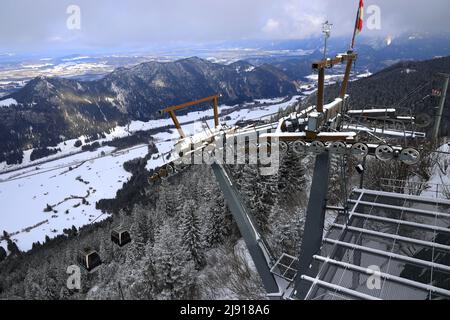 Seilbahn und Seilbahn auf dem Breitenberg im Tannheimer Gebirge, Bayerische Alpen, Bayern, Deutschland, Europa. Stockfoto