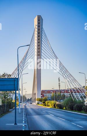 Millennium-Brücke über Moraca in Podgorica, Montenegro Stockfoto