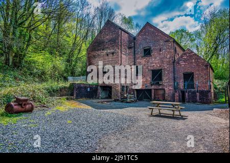 Farbenfrohe Bilder der verlassenen Ziegelgebäude im 1900 Blists Hill Victorian Town Living Museum Stockfoto