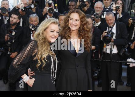 Cannes, Frankreich. 19.. Mai 2022. Julia Roberts nimmt an der Vorführung von „Armageddon Time“ während des jährlichen Filmfestivals in Cannes 75. im Palais des Festivals am 19. Mai 2022 in Cannes, Frankreich, Teil. Foto: DGP/imageSPACE /Sipa USA Kredit: SIPA USA/Alamy Live News Stockfoto