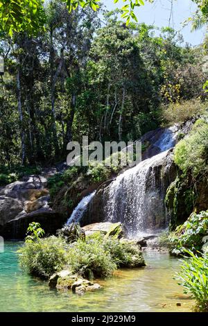 El Nicho Wasserfälle, auf dem Wasserweg, Sendero Reino de las Aguas, Collantes Heights, Gran Parque Natural Topes de Collantes, Naturschutzgebiet Stockfoto