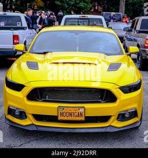 ATLANTA, GEORGIA - 5. Dezember 2021: Koffein und Octane ist eine national anerkannte Auto-Show, die monatlich stattfindet und Hunderte von klassischen und Muskelkater zeigt Stockfoto